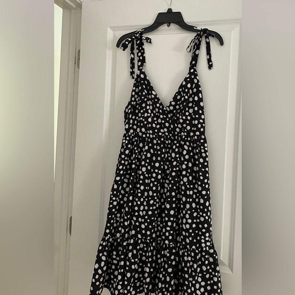 Davi & Dani black and white adjustable strap dress
